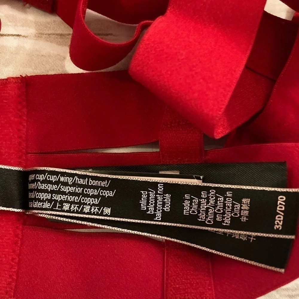 Victoria’s Secrets Lipstick Red Strapy Open Cup Demi Bra 32D